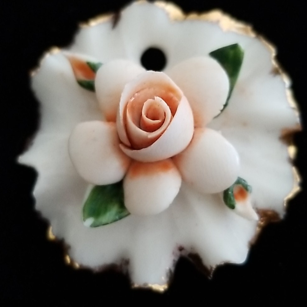 Capodimonte Porceline Flower Pendant